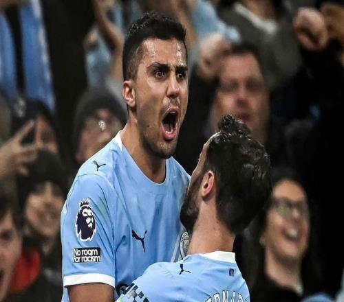 足壇一夜動(dòng)態(tài)：阿森納領(lǐng)先曼城7分！曼聯(lián)遭絕殺首敗切爾西逆轉(zhuǎn)