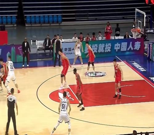 戰(zhàn)報馬年開門黑！山東男籃8593不敵廣州龍獅