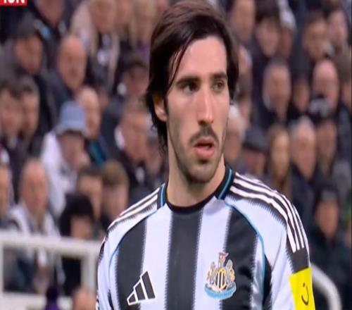 神劇情！補時絕殺，曼聯(lián)12紐卡：多打1人還輸了，告別了11輪不敗