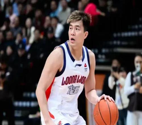 3年只打22場(chǎng)比賽，左膝前韌帶斷裂，“亞洲第一控衛(wèi)”面臨退役