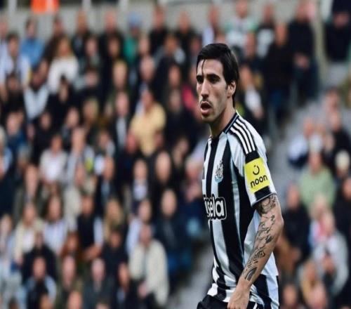 斯基拉：除阿森納和曼聯(lián)外，皇馬近期也派球探考察了托納利