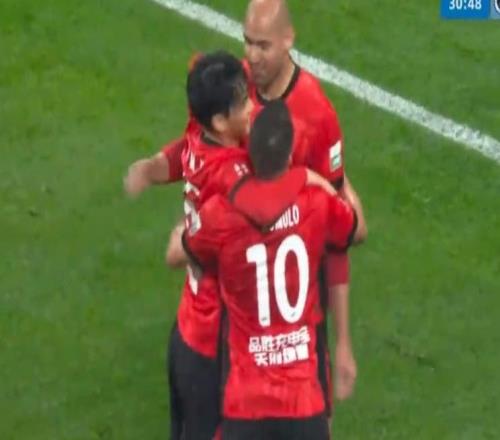 成都蓉城急速逆轉(zhuǎn)！11分鐘連入2球，費(fèi)利佩建功，姜至鵬葬送好局