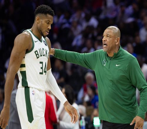 4戰(zhàn)狂輸97分！刷新隊(duì)史紀(jì)錄！老里要提前退休，字母哥也該走了