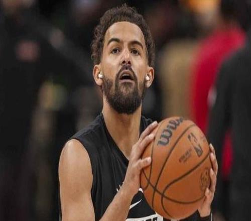 吹楊奇才首秀來了！19分鐘拿12+6，球隊(duì)?wèi)K吞7連敗直奔?jí)|底