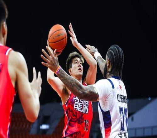 連續(xù)三個賽季因傷報銷！郭艾倫再次遭遇職業(yè)生涯大傷，或提前退役