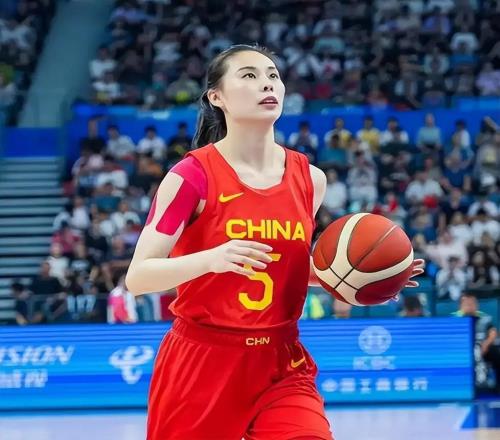 晚上19點30分，央視直播中國女籃VS巴西有變，王思雨該首發(fā)了