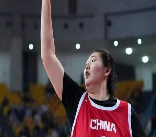 熱身賽中國女籃再勝巴西，一數(shù)據(jù)很讓人揪心，張子宇表現(xiàn)喜憂參半