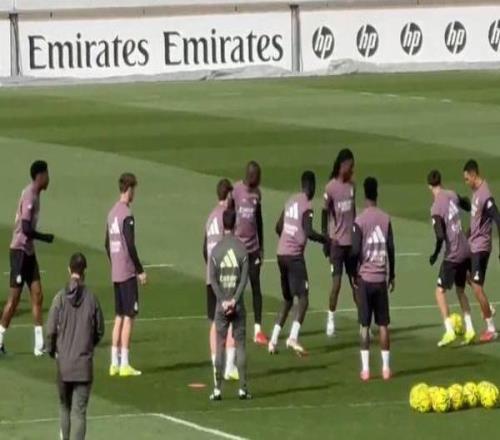 牙疼問題解決了科貝記者：卡馬文加今天恢復(fù)了訓練