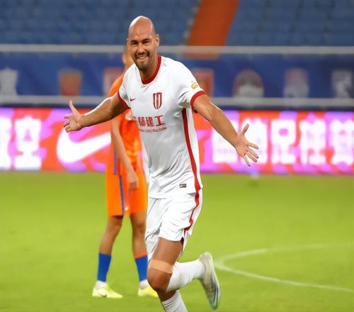 帥惟浩既沒有在成都蓉城一線隊報名，也未現(xiàn)身二隊名單，引發(fā)熱議