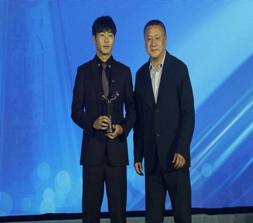 4天前剛獲金童獎！17歲國足紅星無緣中超+荒廢4個月蓉城遭批業(yè)余