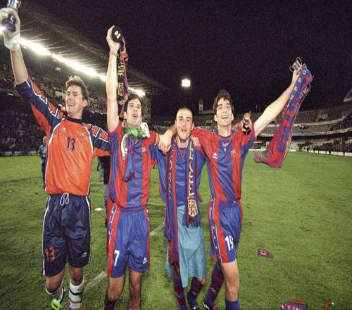 菲戈談轉會皇馬：在巴薩的最后階段，我心里充滿了憤怒和不滿