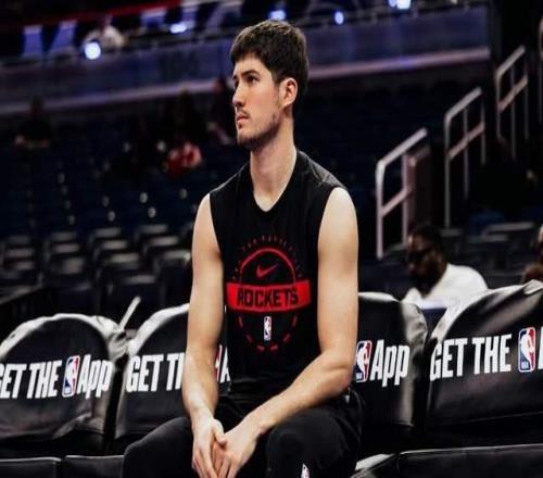 替補(bǔ)30+6，謝潑德成火箭隊(duì)頭號(hào)得分手，加時(shí)賽沒(méi)球權(quán)，烏度卡讓步