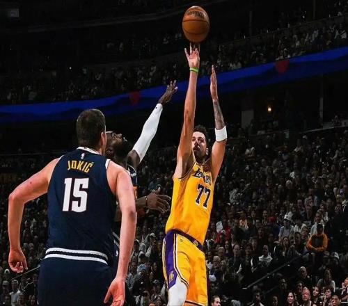 28+12+13+9！約基奇準四雙，湖人無緣四連勝，艾頓僅打4分鐘傷退