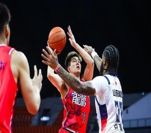 前行無畏202526賽季CBA常規(guī)賽第二輪補(bǔ)賽新主場(chǎng)開門紅！