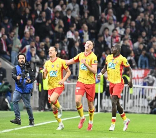 67！13！瘋狂一夜，里昂被淘汰，熱刺5連敗，澳大利亞女足狂勝