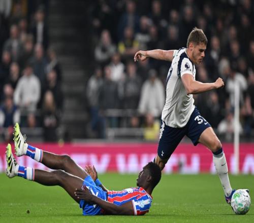 一場(chǎng)13，締造隊(duì)史恥辱紀(jì)錄，8.7億豪陣也沒用，距離降級(jí)區(qū)僅1分