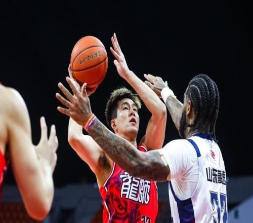 中國男籃深夜迎來一大噩耗！郭艾倫重傷賽季報銷：或就此退役
