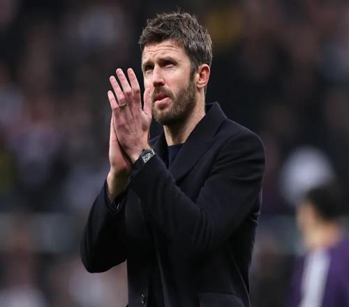 曼聯(lián)有意引進(jìn)前曼城青訓(xùn)球員，與藍(lán)月亮競(jìng)逐多特中場(chǎng)