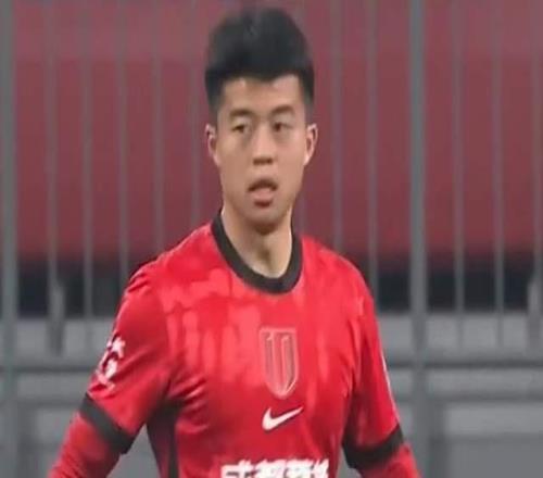 邵佳一今晚最大發(fā)現(xiàn)：21歲“成都梅西”上場(chǎng)僅210秒破門(mén)！