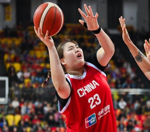 轟17+7！中國(guó)女籃25歲2米01中鋒閃耀：宮魯鳴留下女版奧尼爾嗎