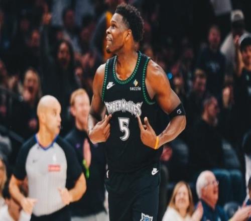 超越火箭升西部第3！蘭德?tīng)?7+8+4華子5記三分，森林狼主場(chǎng)屠龍