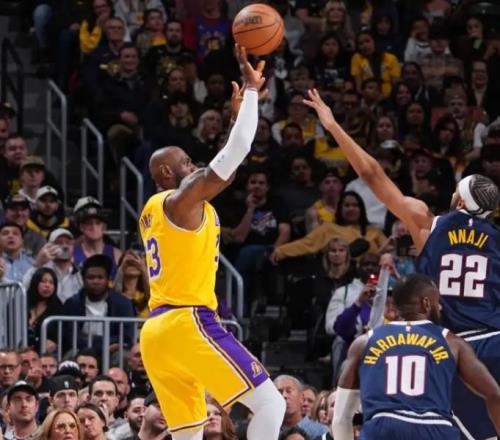 湖人輸球我沒輸，詹姆斯狂更六條動態(tài)：慶祝自己登頂投籃歷史第一