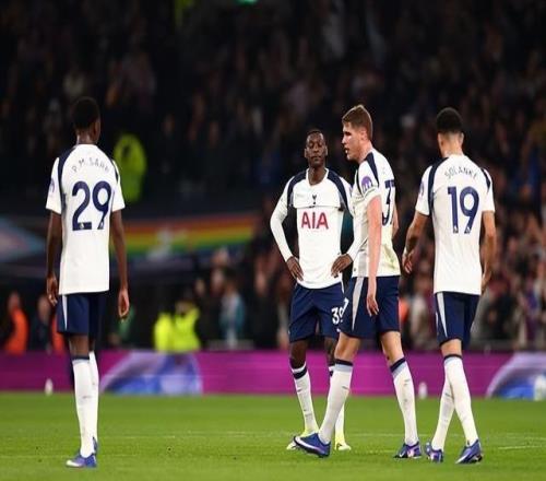 11場不勝瀕臨降級！熱刺慘遭大逆轉(zhuǎn)，新帥嘴硬：這船開得很穩(wěn)