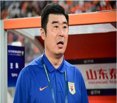 意外！宿茂臻在中超賽前發(fā)布會(huì)亮相，僅用一句話就讓魯能球迷動(dòng)容