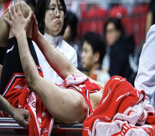 郭艾倫遭遇前交叉韌帶斷裂，高詩巖更新社媒：早日康復(fù)，倫哥