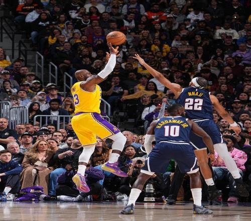 湖人不敵掘金！是誰毀了詹姆斯的封神夜1人證明佩林卡早該被炒