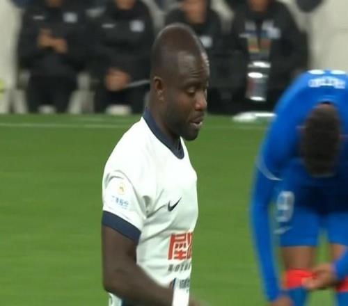 阿奇姆彭中超對申花參與6球，是他對單一對手并列第二多的