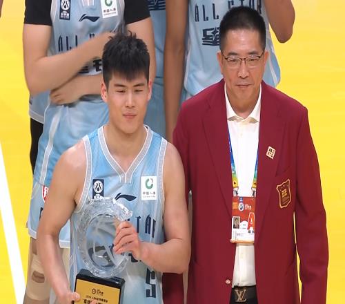 CBA星銳大勝大學(xué)生聯(lián)，陳家政摘得MVP，謝智杰打醬油