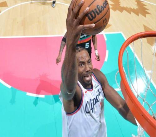 25分大逆轉(zhuǎn)！倫納德30+9創(chuàng)紀錄，文班27+10興奮慶祝，卡斯爾立功