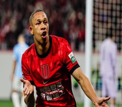 青島海牛腸子悔青了拱手巴西鋒霸讓給成都蓉城，變身中超姆巴佩