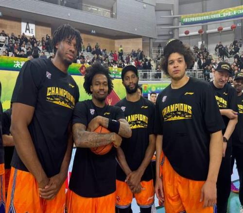 CBA爭(zhēng)冠格局逐漸明朗！四大爭(zhēng)冠熱門浮出水面，廣廈衛(wèi)冕壓力太大