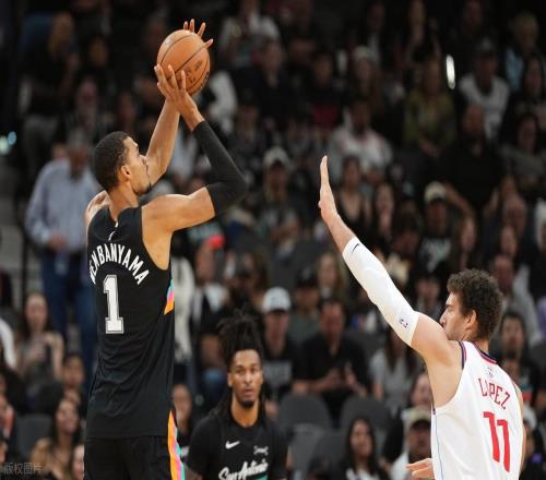 馬刺29分超級逆轉(zhuǎn)，小卡空砍30+9！福克斯立功，文班亞馬是頭怪獸