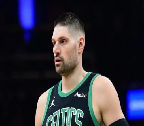 突發(fā)！武切維奇僅107秒右手無名指骨折綠軍全明星中鋒傷退