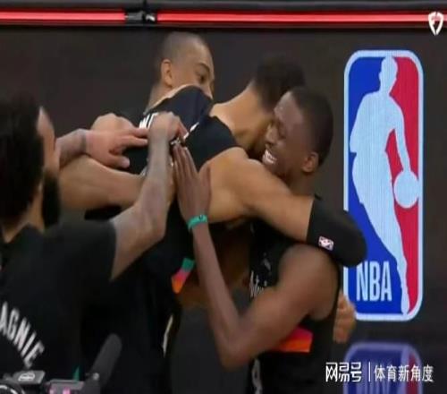 文班暴淚，25分逆轉(zhuǎn)，擱誰也要哭，真是太累了