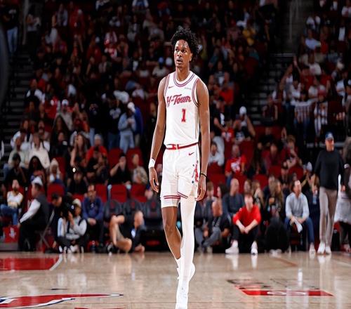 身邊需要有搭檔才能有所發(fā)揮，火箭會(huì)調(diào)整后場新星的場上角色嗎