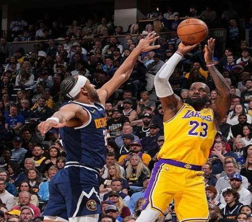 這是真正的歷史第一人！詹姆斯成功登頂，賽后連更六條慶祝動(dòng)態(tài)！