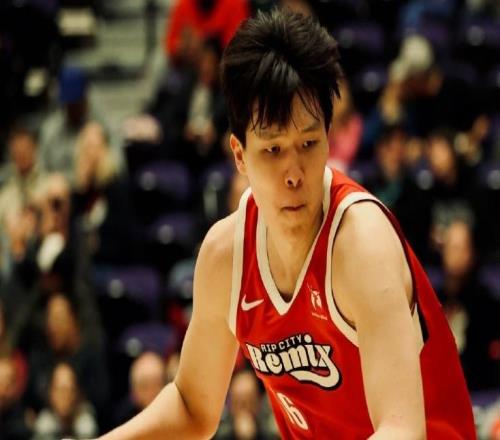 楊瀚森復(fù)出21+9+6+2+3帽統(tǒng)治內(nèi)線率混音拒20分逆轉(zhuǎn)射日