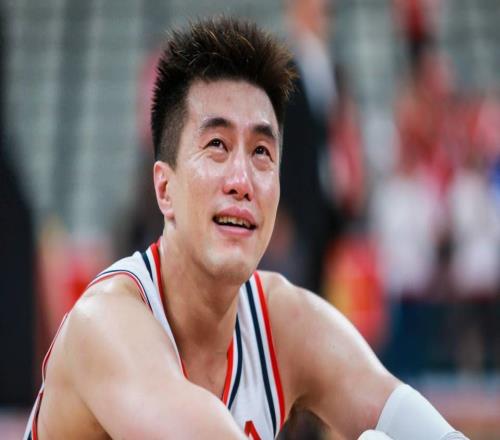 傷愈時(shí)間出爐！郭艾倫未來只剩下3種選擇，2年頂薪僅打了19場(chǎng)比賽