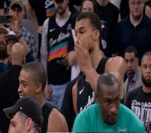 25分算个p！文班都被打哭了.....