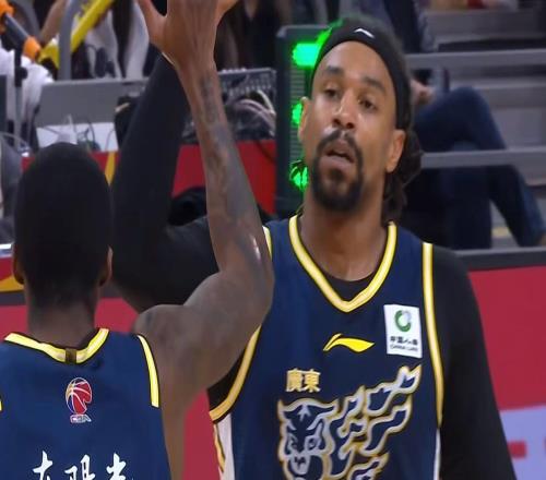 擠走薩姆納+取代麥考爾！廣東男籃敲定第一外援，不是奎因！