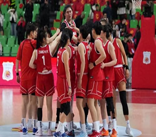 中國女籃2連勝！3人立下大功，宮魯鳴戰(zhàn)術(shù)奏效，李夢回歸難了