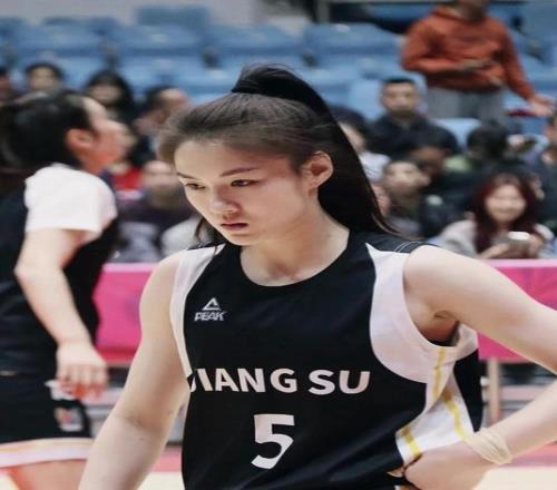 2戰(zhàn)三分10中1，宮魯鳴用29歲花瓶替代李緣球迷：不會(huì)是關(guān)系戶吧