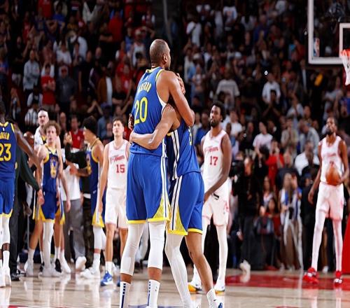 打出了攻守兼?zhèn)涞捻敿?jí)表現(xiàn)！勇士超級(jí)大閘能否趁機(jī)找回自信心