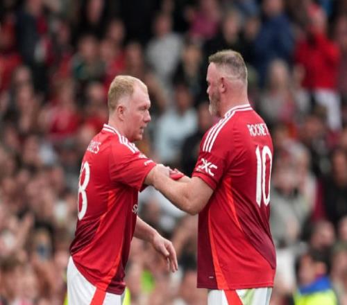 忍無可忍！曼聯(lián)魯尼怒懟斯科爾斯，紅魔名宿的嘴該怎么管