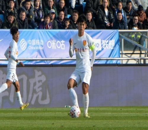 被新帥用廢U23國足紅星演砸中超首秀！0射門+0過人，13次丟球權(quán)