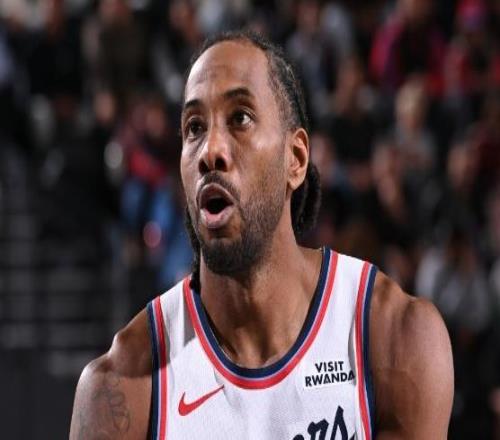 神射單節(jié)17分文班27+10+4封蓋，小卡獨木難支，馬刺25分逆轉(zhuǎn)快船